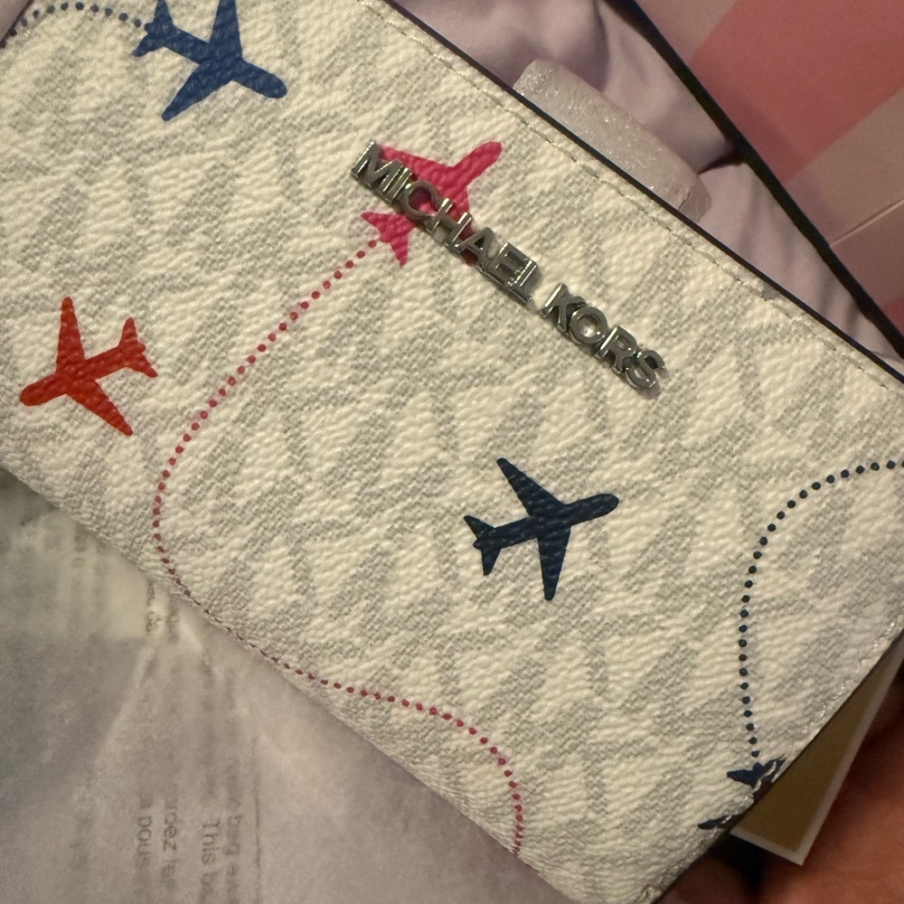 Michael Kors White Jetset Airplane Wallet
